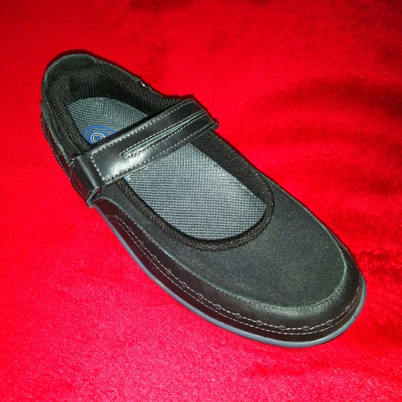ortho feet Shoes - On your feet all day?? Mary Janes. Size 7
